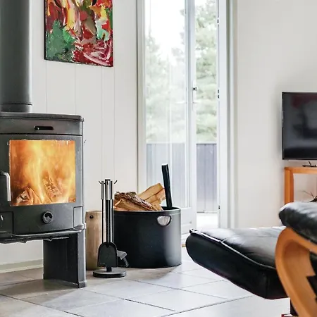 Three-bedroom Holiday In * Blavand