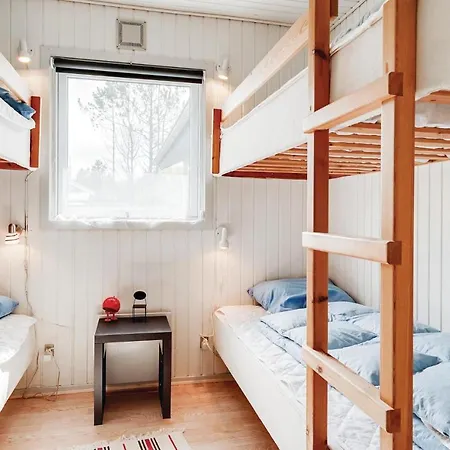 Three-bedroom Holiday In * Blavand