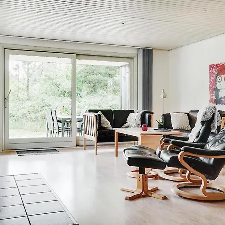 Vakantiehuis Three-bedroom Holiday In